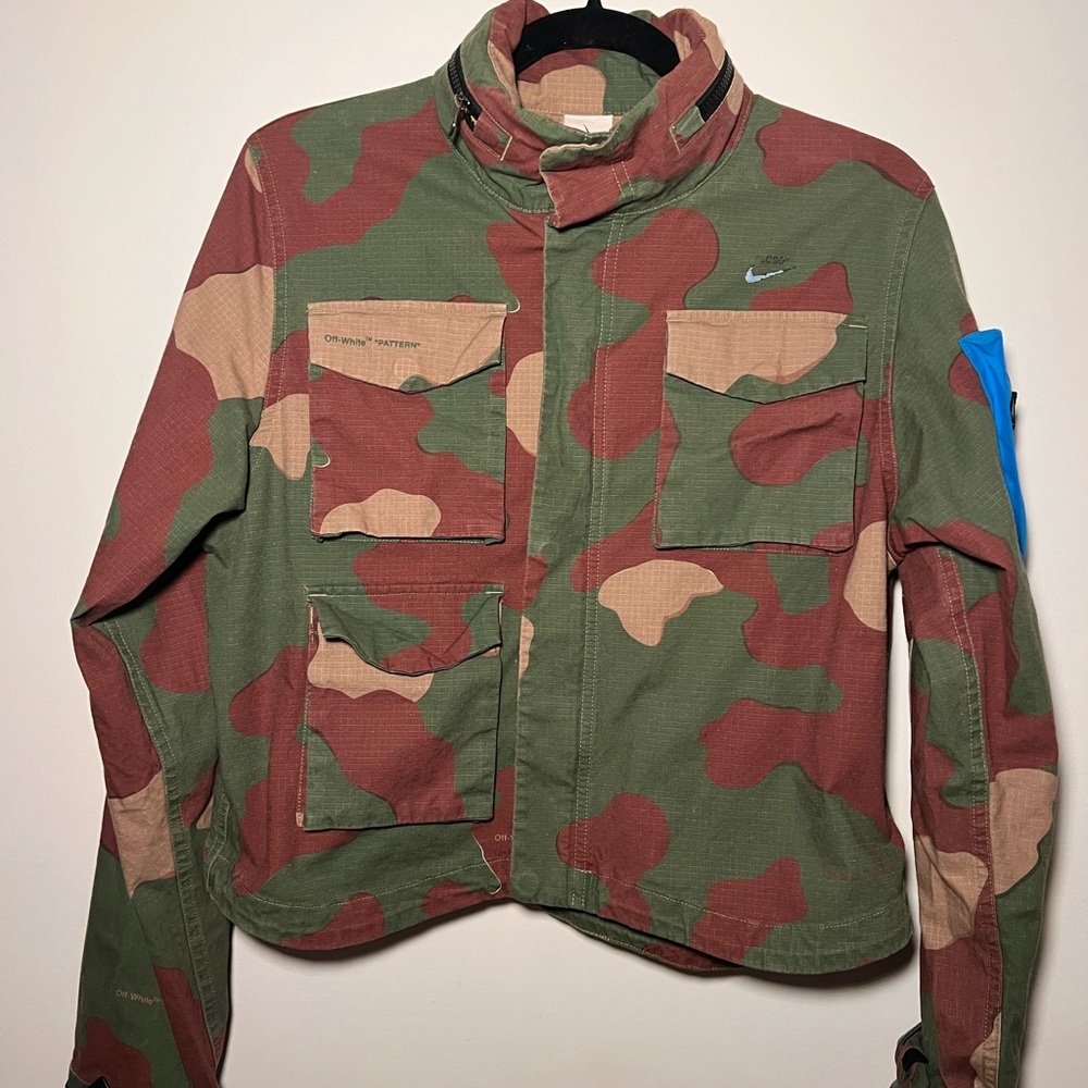 Nike x Off White Collab Woman’s Palm Green Camouflage Jacket Size M